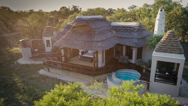 Luxury lodge accommodation at Madikwe
