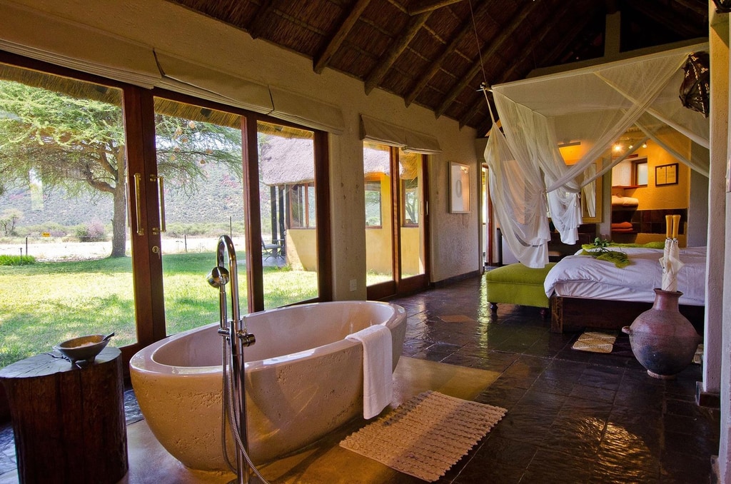 Tau Game Lodge overview